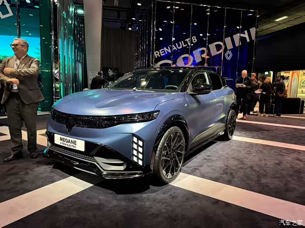 2026巴黎车展：雷诺Trafic E-Tech/新款梅甘娜E-Tech亮相