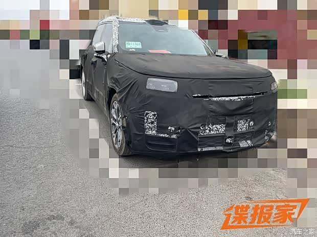 前脸换新 走“沉稳路线”？疑似新款领克900谍照曝光
